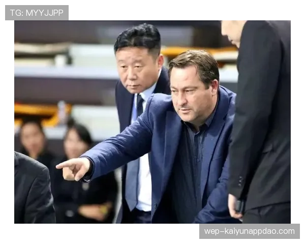 延迟举旗判罚背后的规则细节有哪些容易被误解？