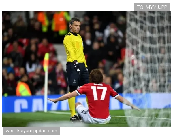 战术犯规的判罚标准：何时构成黄牌而非普通犯规