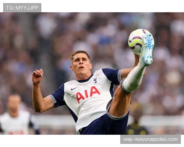 “豪门”之路受阻：热刺究竟是战术“固执”还是阵容“失衡”？