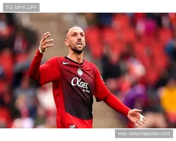 巴萨财政问题再度引发关注，对球队引援及赛季走势形成制约