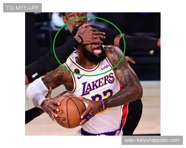 打篮球经常被判罚抢篮板犯规？教你如何判定是否违规